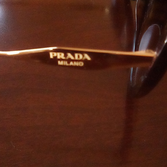 Prada sunglasses 😎 - Picture 2 of 6
